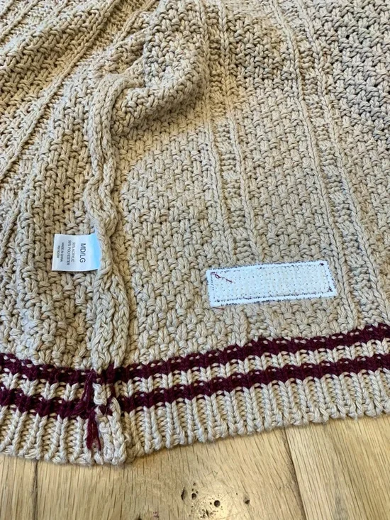 Authentic Taylor Swift Beige Folklore Holiday Edition Cardigan Sweater Size M/L - Picture 5 of 6